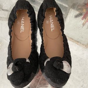 Chanel CC Logo Grey Quilted Flower Ballet Flats